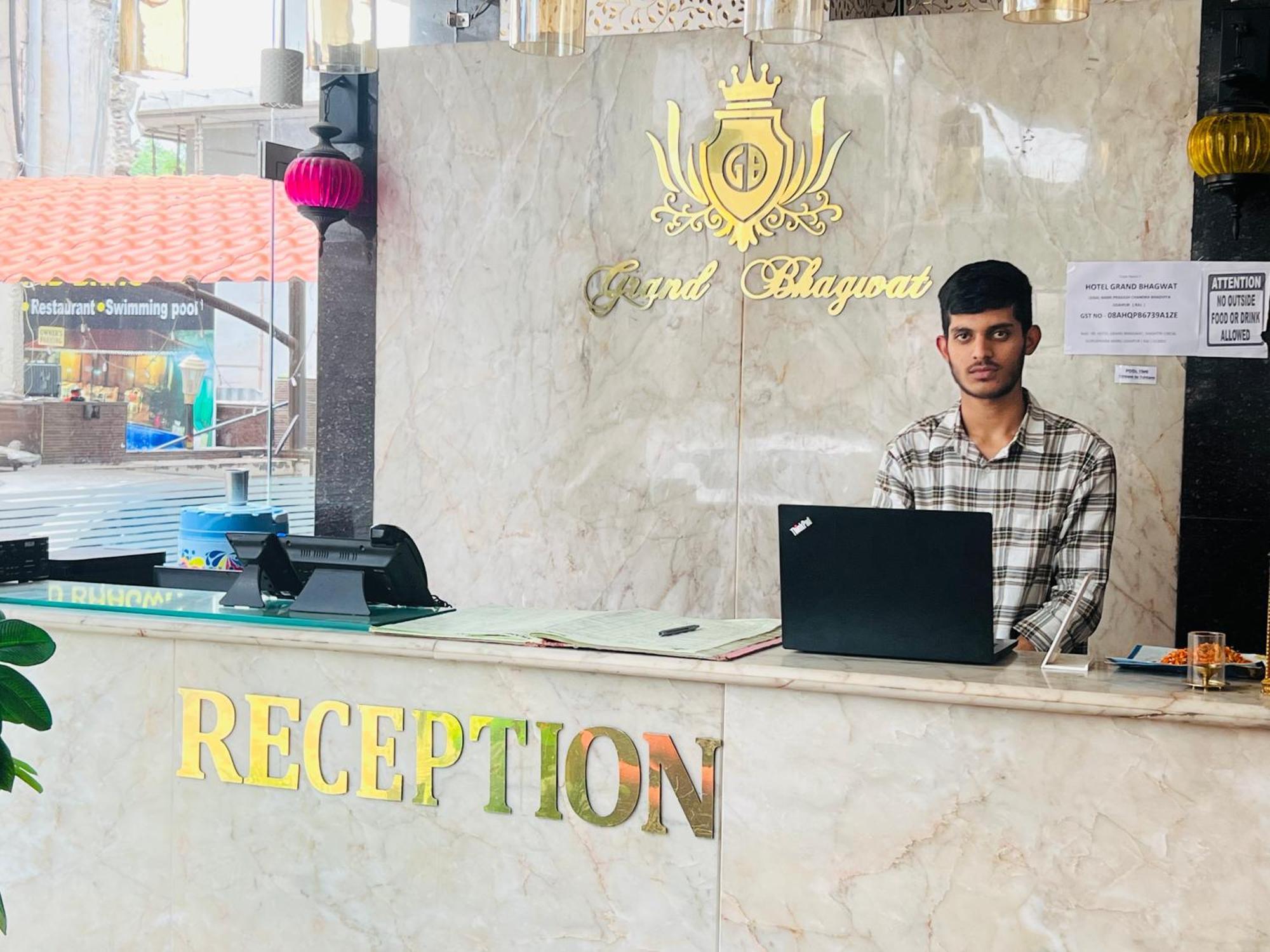 Hotel Grand Bhagwat, Udaipur Exterior foto