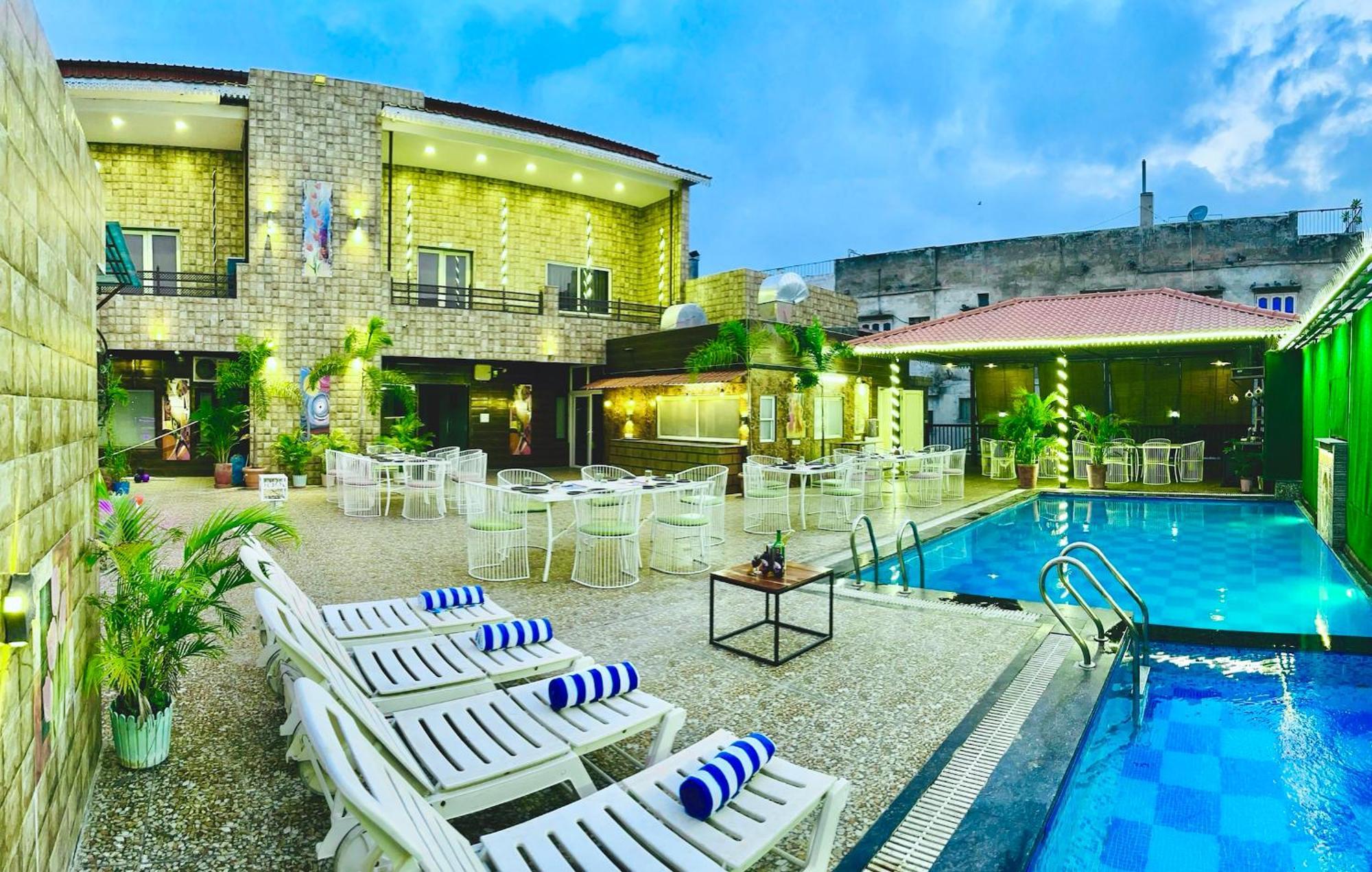Hotel Grand Bhagwat, Udaipur Exterior foto