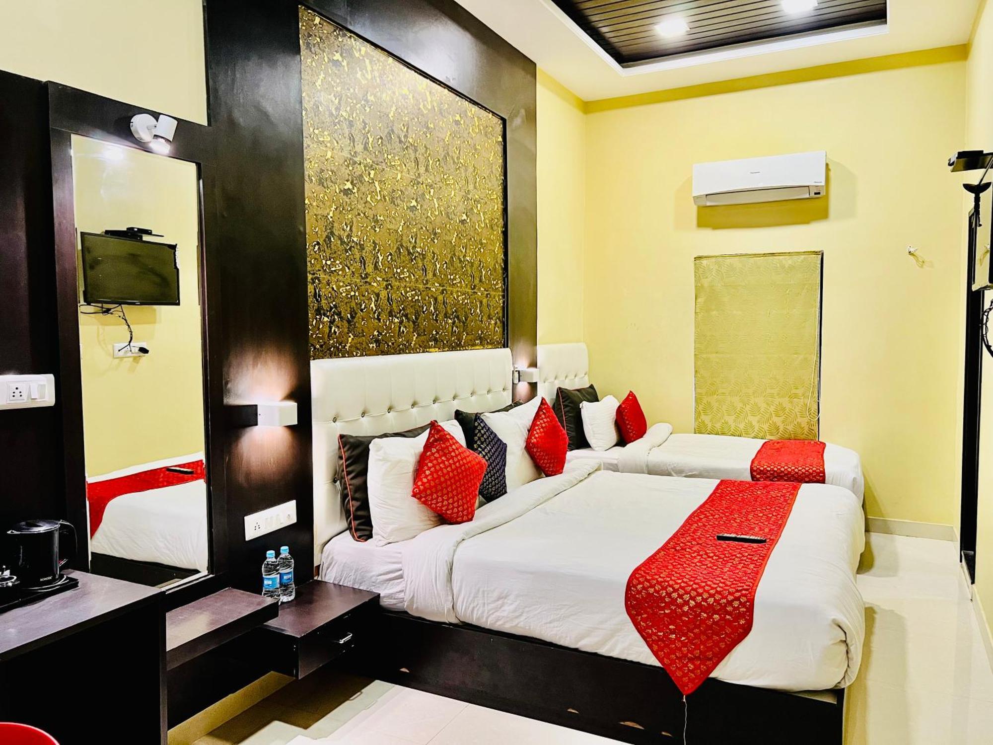 Hotel Grand Bhagwat, Udaipur Exterior foto